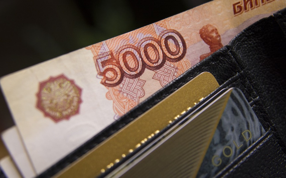 В Приморье зарплата чиновников оказалась в 1,8 раз выше средней